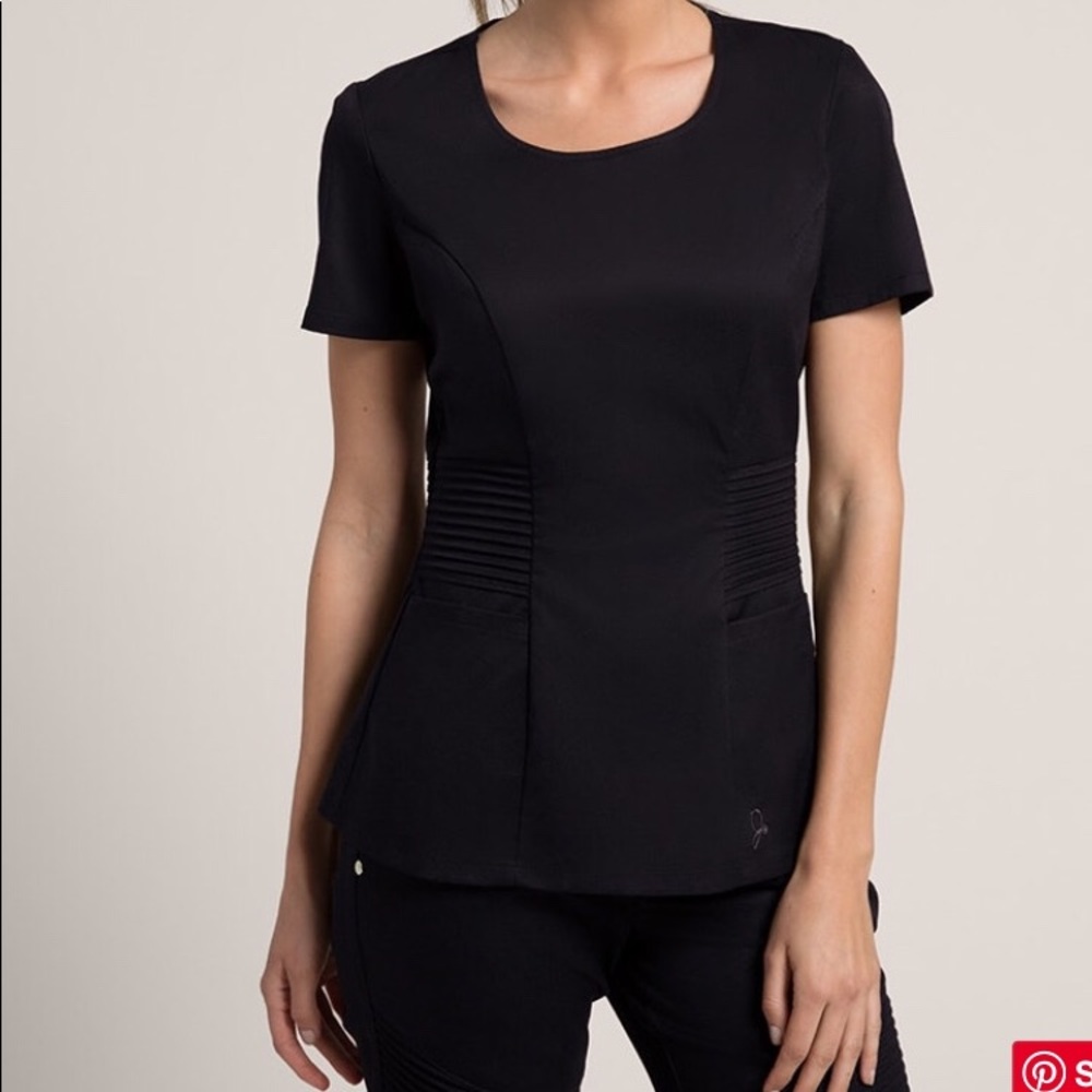 Jannuu Pintuck Scrub Top